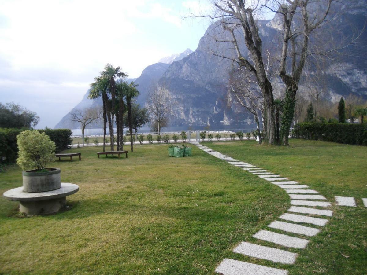 Garda Blu Apartment Riva del Garda Eksteriør billede