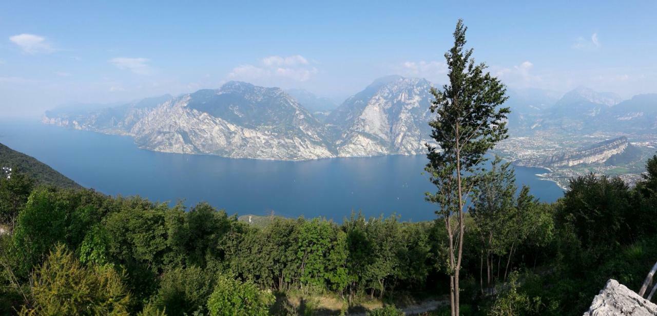 Garda Blu Apartment Riva del Garda Eksteriør billede